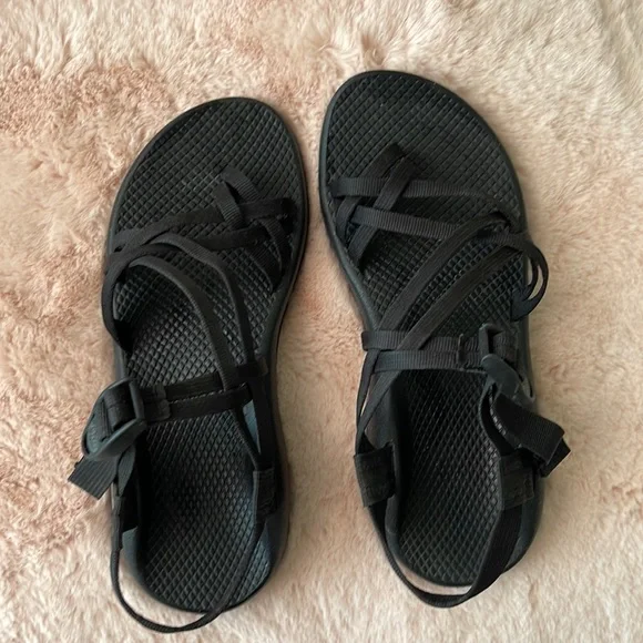 Poshmark chacos discount